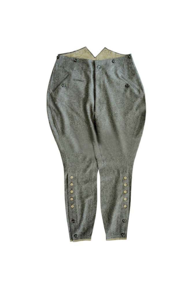 サ*ト様 ドイツ国防軍　ドイツ空軍　将官用乗馬ズボン複製　ほぼ未使用　肩章おまけ サ*ト様 ドイツ国防軍 ドイツ空軍 将官用乗馬ズボン複製 ほぼ未